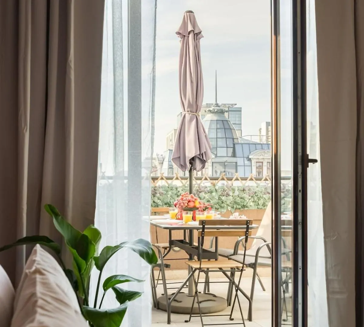 Sunny 2Br Roof Top Flat - Amazing Terrace Bucharest Apartment