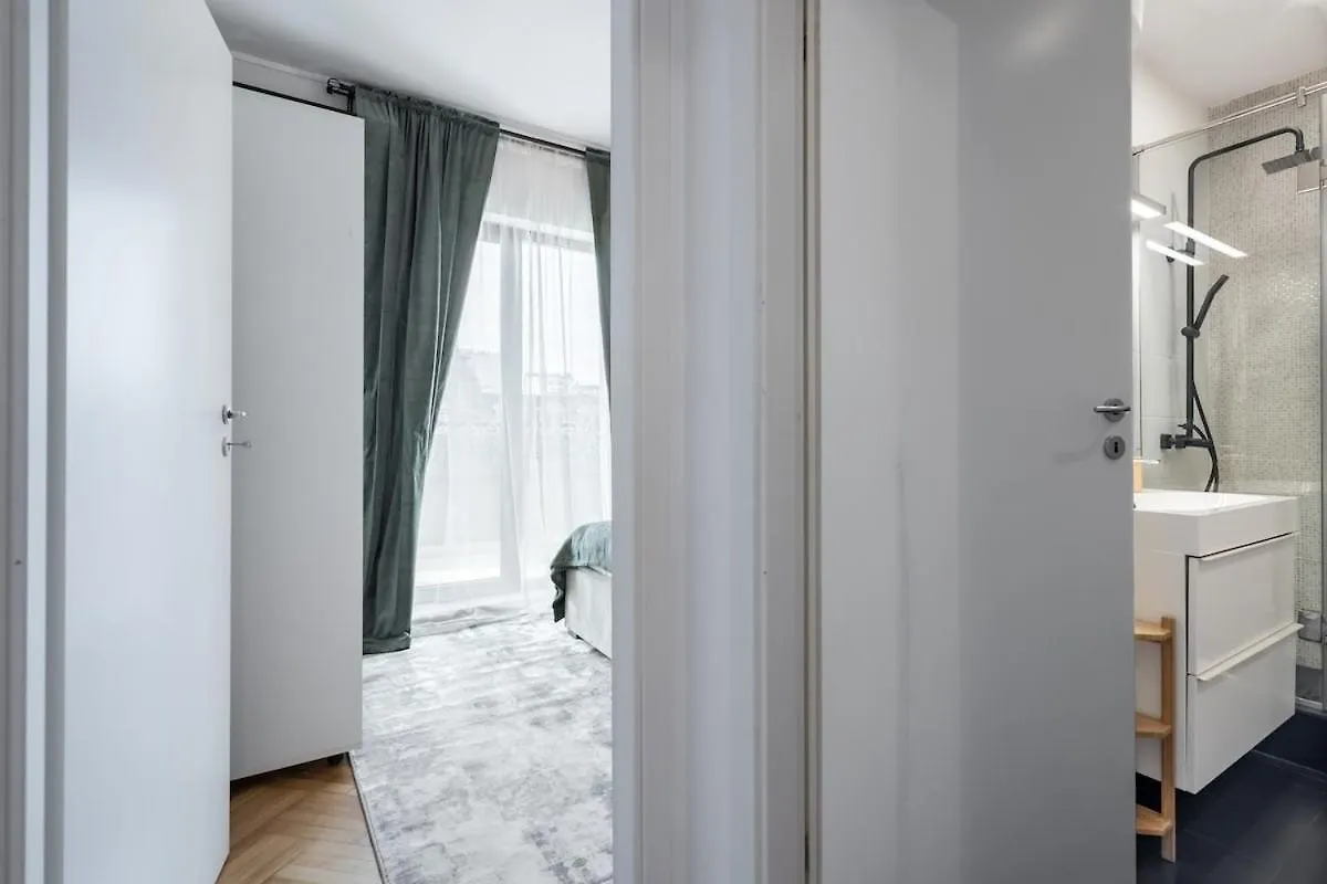 Sunny 2Br Roof Top Flat - Amazing Terrace Bucharest Apartment